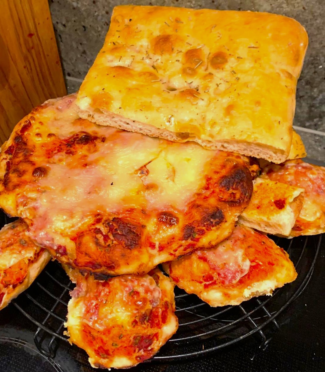 Italienische Pizzen und Focaccias in verschiedenen Variationen – frisch gebacken im Kochkurs Tavola di Fabio in Basel