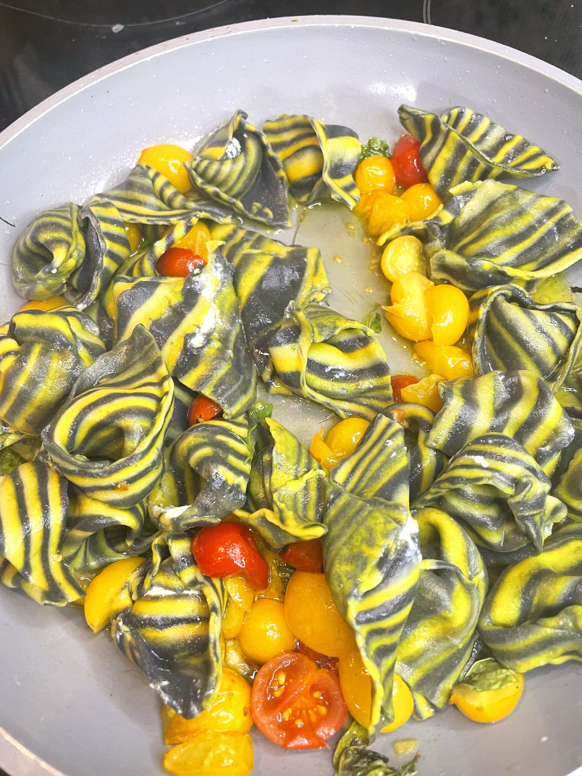 Italienischer Kochkurs Basel – farbenfrohe Tortelloni mit natürlichen Zutaten und mediterranem Flair