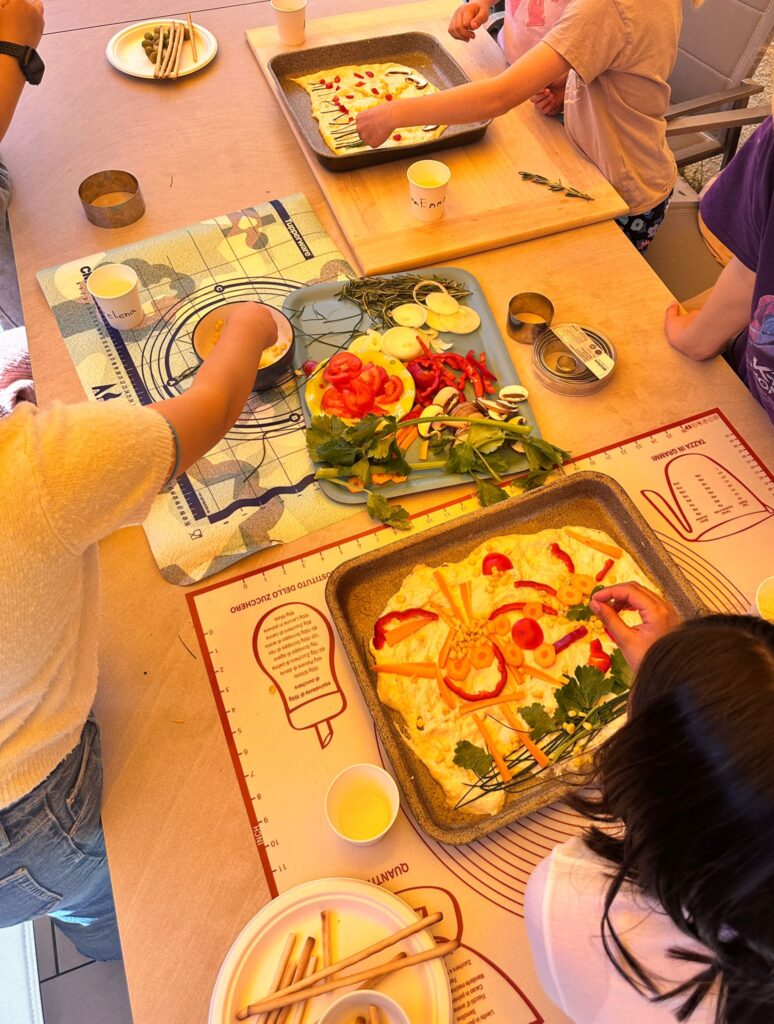 zusammen Focaccia dekorieren