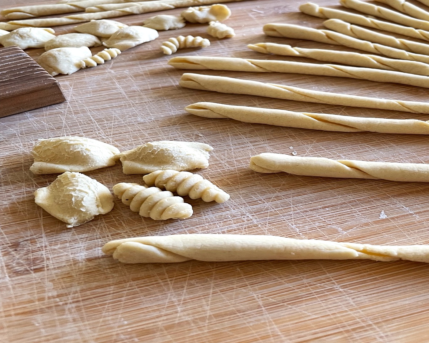 Handgemachte italienische Pasta aus Hartweizen und Wasser